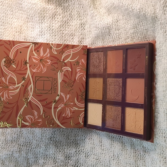 HIPDOT Pressed Pigment/Glitter Palette in Witchy Warms, 22g/0.78oz - Picture 3 of 11